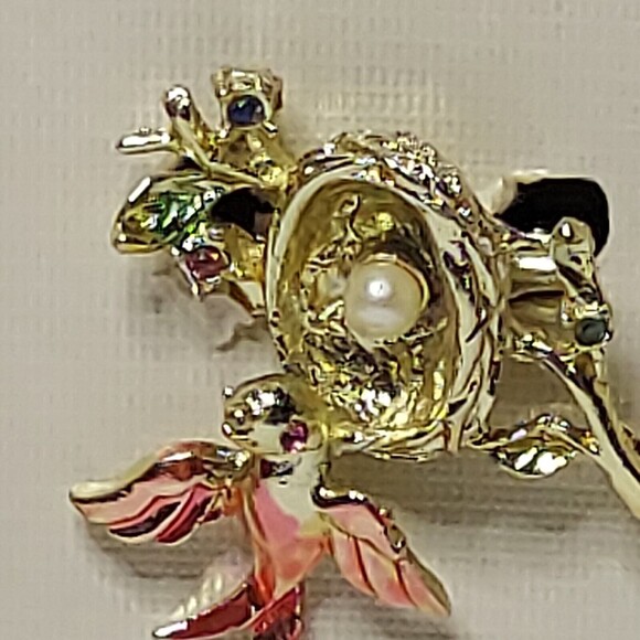 Volupte Pink Bird and nest  with faux pearl egg 1.25" - Picture 2 of 4